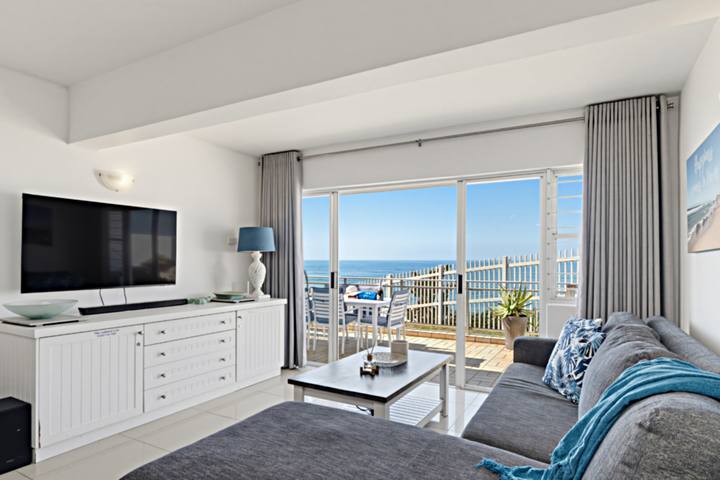 Pebble Beach 1 Lounge